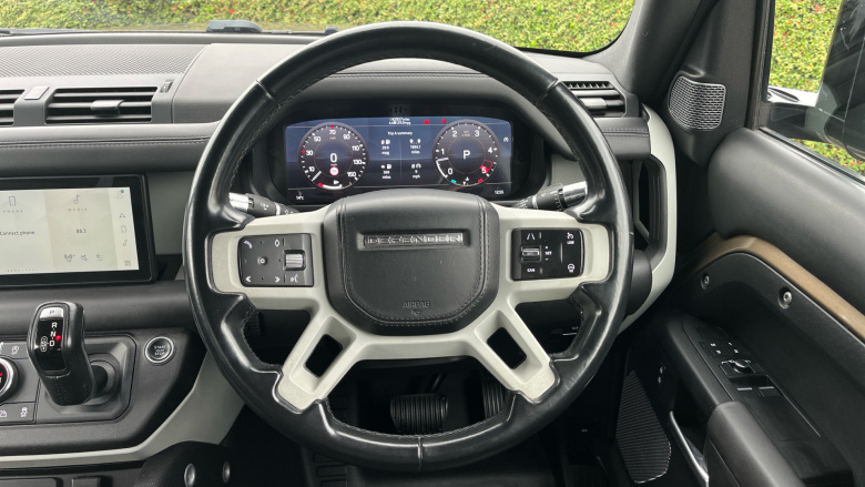 Land Rover Defender 3.0 D250 X-Dynamic S 90 3dr Auto Diesel Estate